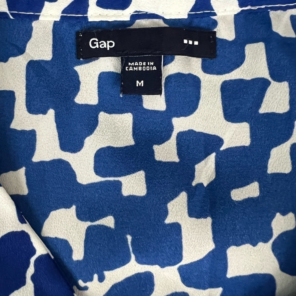 GAP Blue & White Ruffle V-Neck Sleeveless Top - Size M - Picture 4 of 7